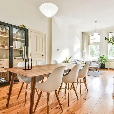 Herenhuis In Het Stadscentrum Holiday home *