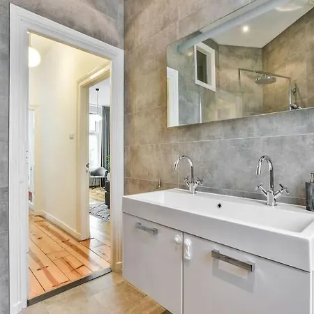 Herenhuis In Het Stadscentrum Holiday home